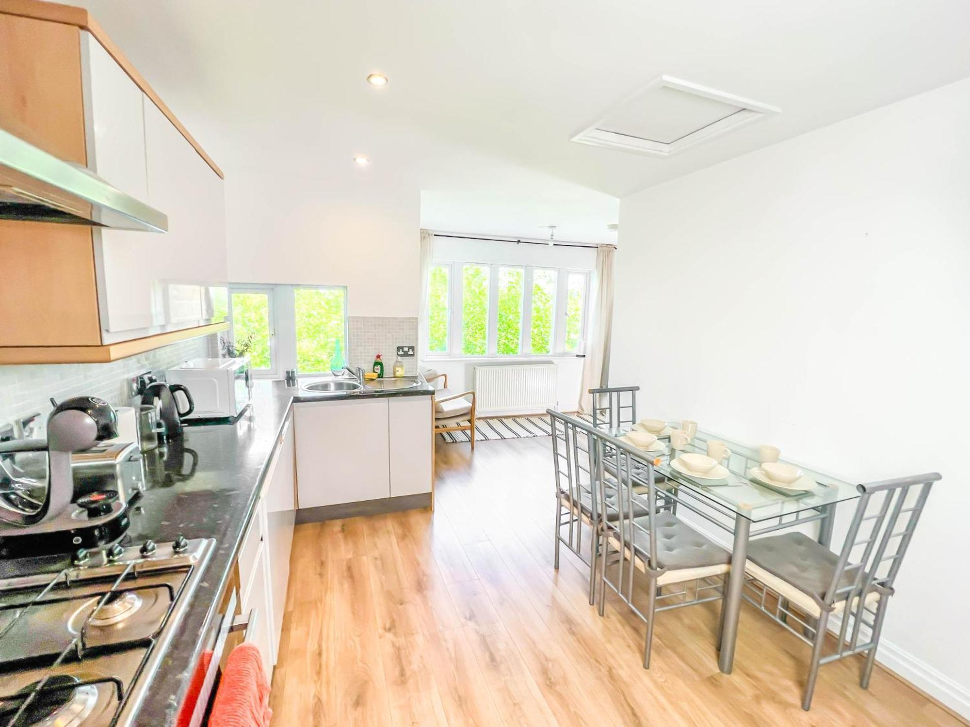 2 Bed - 2 Bath - Duplex Apartment Next To Lbu-Headingley Centre-Ycc Arena-Families-Relocators Meanwood エクステリア 写真