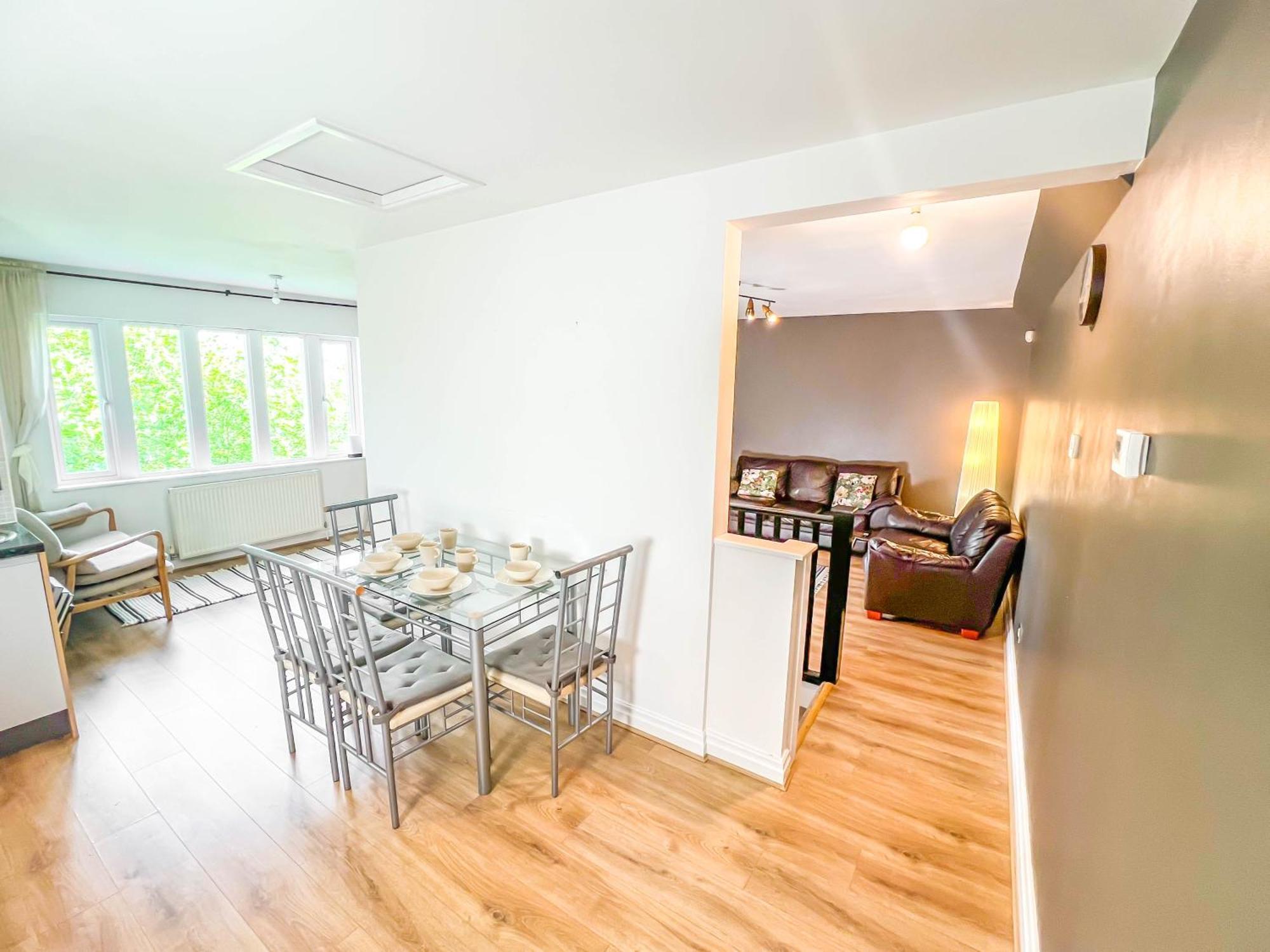 2 Bed - 2 Bath - Duplex Apartment Next To Lbu-Headingley Centre-Ycc Arena-Families-Relocators Meanwood エクステリア 写真