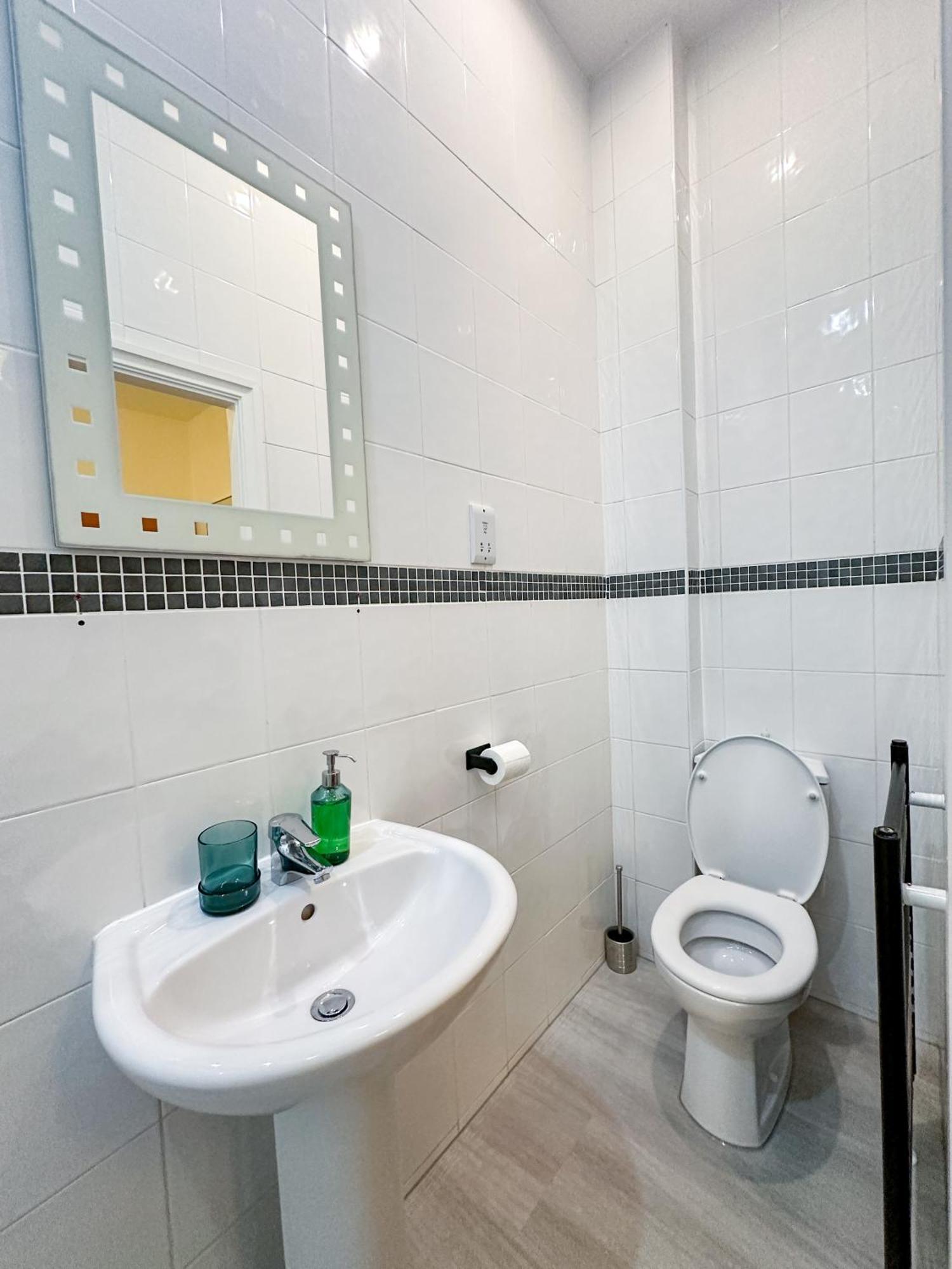 2 Bed - 2 Bath - Duplex Apartment Next To Lbu-Headingley Centre-Ycc Arena-Families-Relocators Meanwood エクステリア 写真